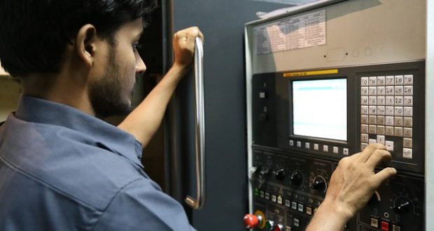 worker-860909_640